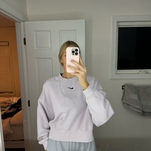 Women’s Slightly Cropped middle swoosh Nike crewneck